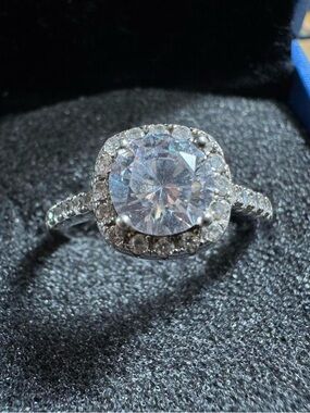 925 Sterling Silver Ring Engagement Style
CZ Round Brilliant Pave Halo Size 7.75